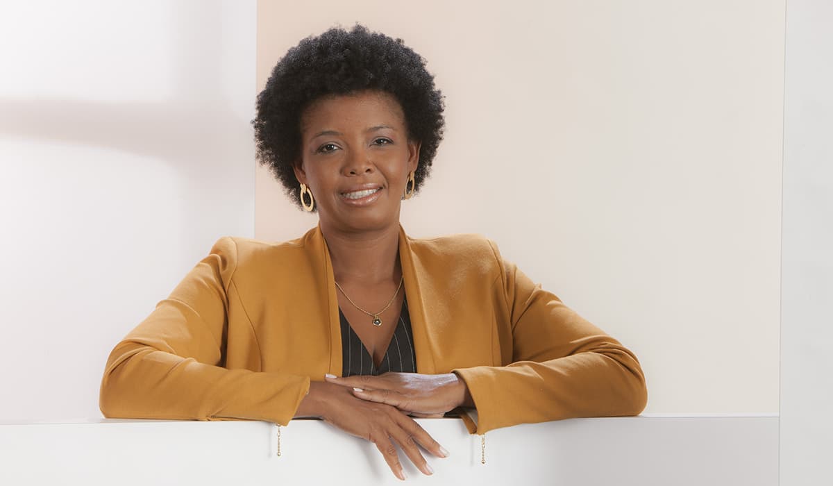 CLAUDIA GREGORIA SAAMS DE LA ROSA